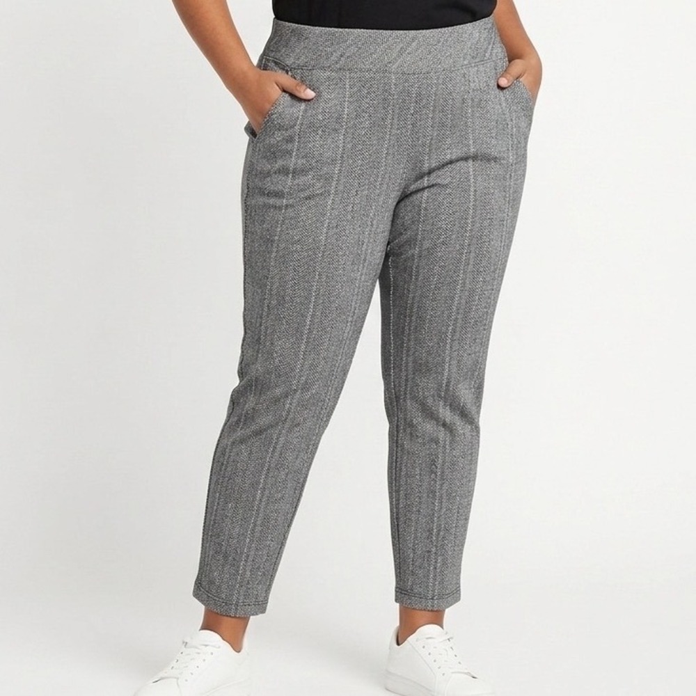 Torrid Grey Herringbone Plaid Pixie Pants Plus Size 4R Stretch Pull On Trousers